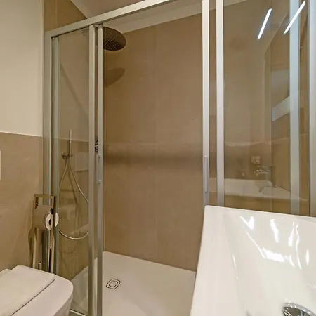 Apartmentsgarda - Residenza Eleonora * Garda (Verona)